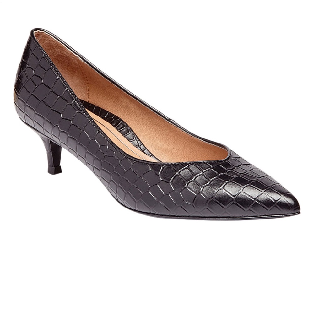 Vionic Josie black leather embossed crocodile print kitten heel shoes, size 8